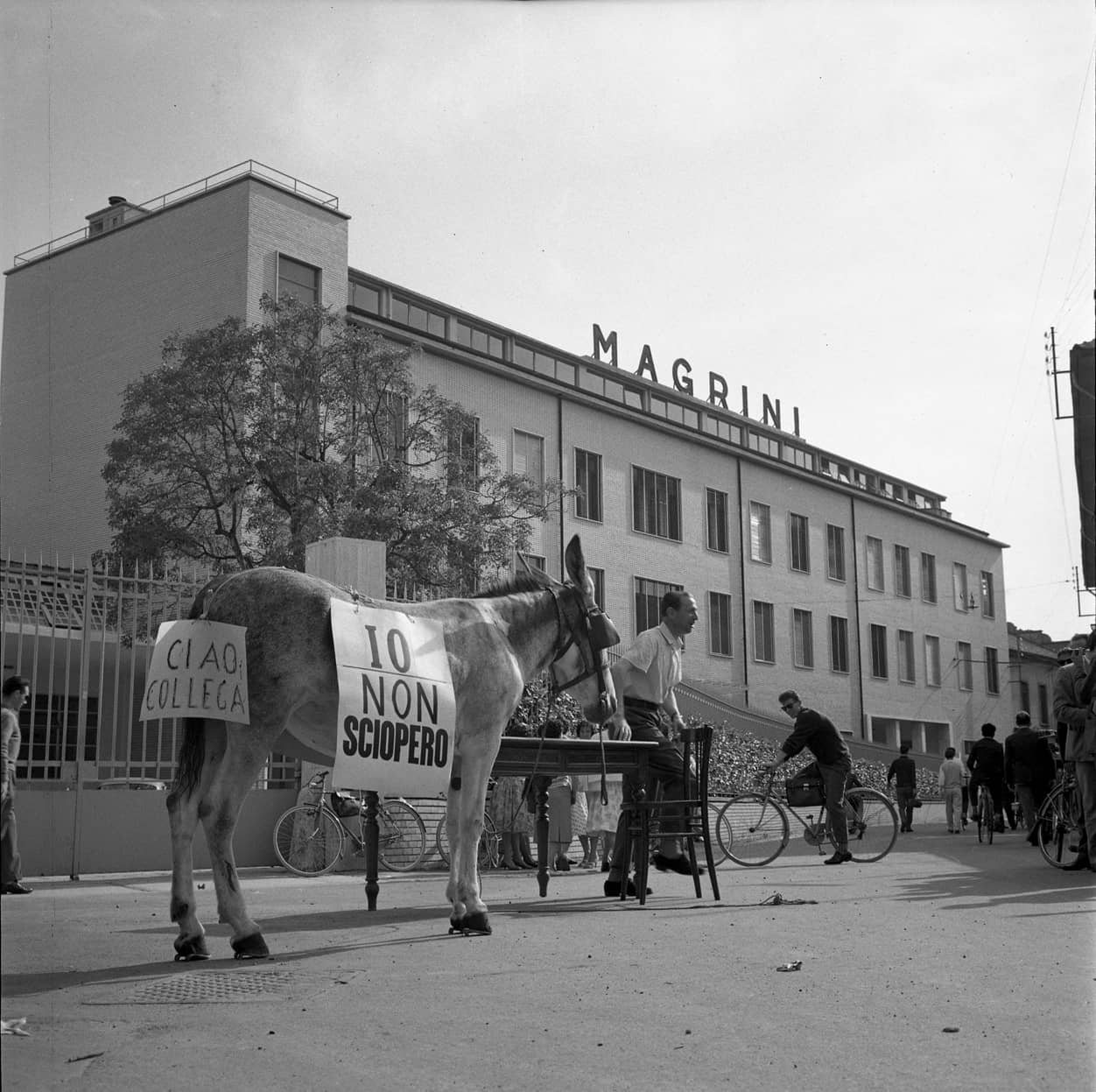 Foto 1- Protesta allo stabilimento Magrini, 1959, Fausto Asperti (archivio Museo delle Storie di Bergamo)